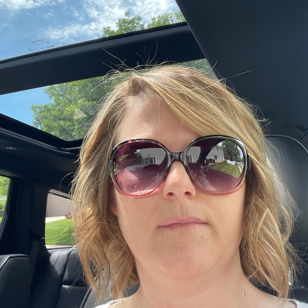 Meet your Posher, Angie